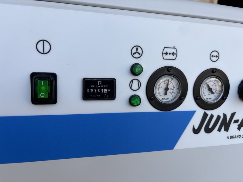 Jun-Air OF302-4M Oil-Free Air Compressor 4 Liter w/ Deltech Filter System gallery