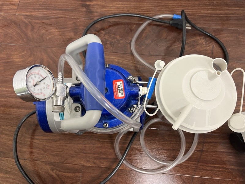 Vacutec 800 EV2 Medical Dental Portable Aspirator Suction Vacuum JB0112-016 gallery