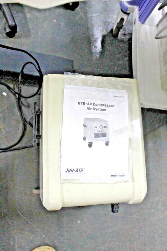 JUN-AIR 1770008 MEDICAL DENTAL AIR COMPRESSOR-GREAT CONDITION gallery