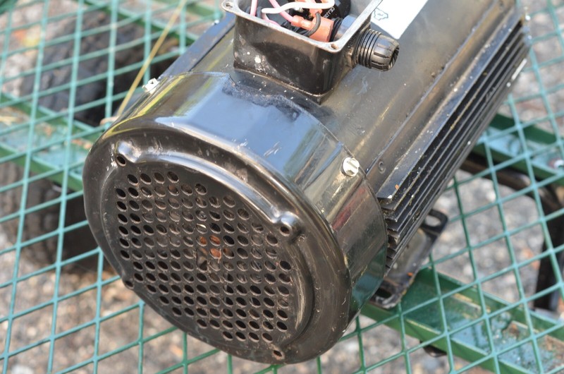 Air Techniques Dental Compressor Electric Motor 220V 1 1/2 HP - NO HEAD gallery