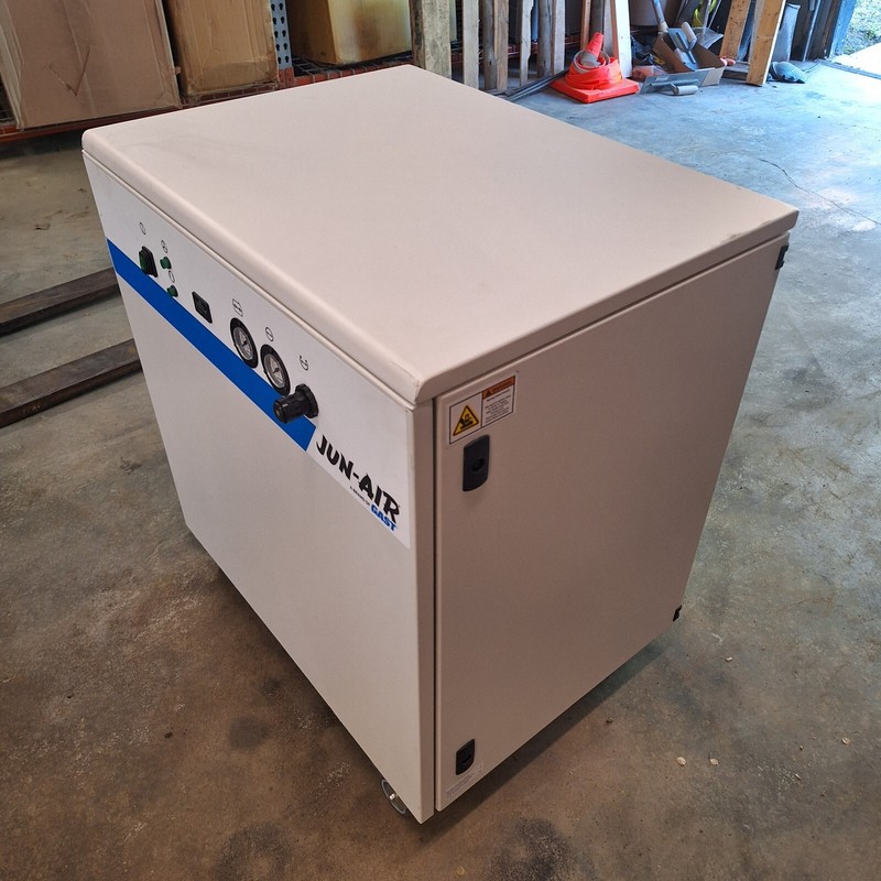 JUN-AIR Electric Air Compressor: Enclosed, Oil Free, 2 hp, 9 cfm, 120 psi Max gallery