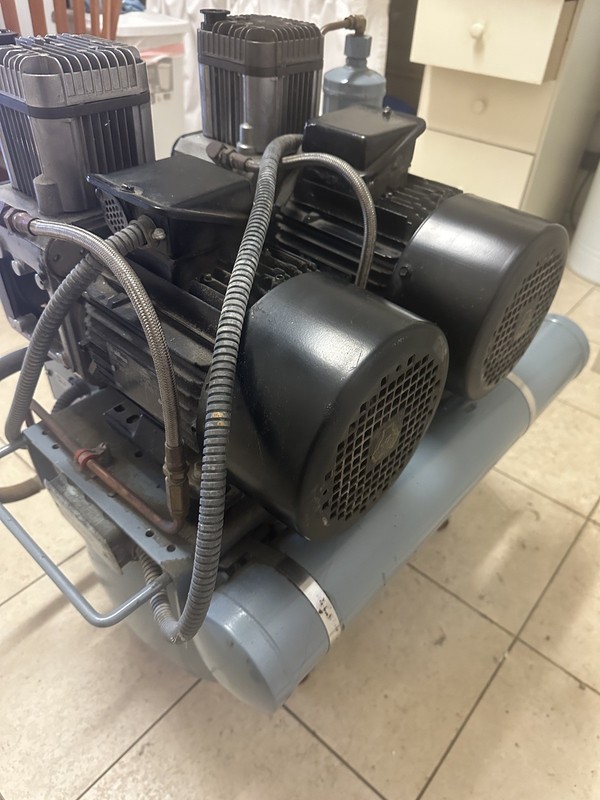 An Air Star doual motors, Oil Free Denatal office compresor gallery