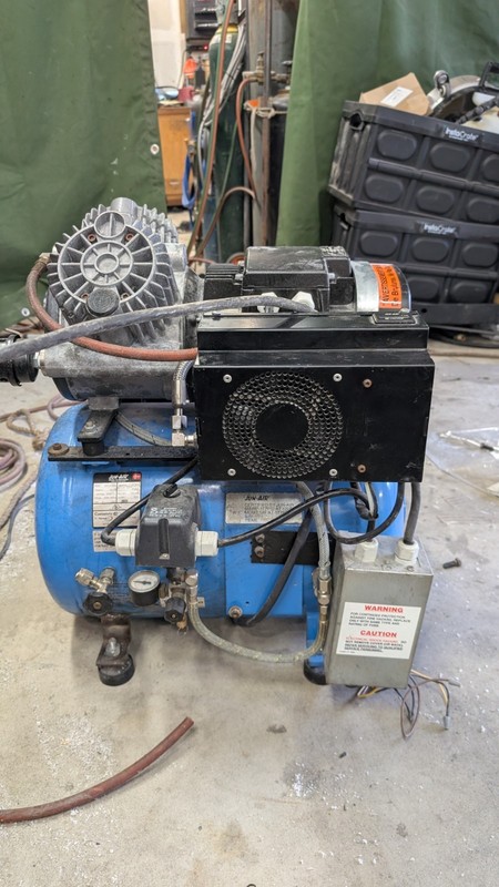 Jun-Air CustomAir Dental Air Compressor 2000-40BD2 Quiet 230V 40L Restored gallery