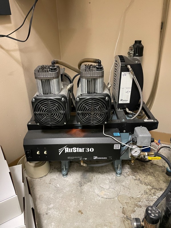 Dental Oil-less Air Compressor Air Techniques AirStar 30 S/n 332179 Dentist Tool