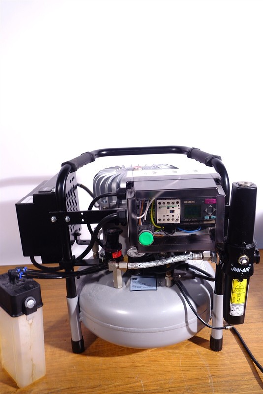Jun-Air 6-15 Bio-medical Clean Air Compressor + Filters / Dryer / Accessories gallery