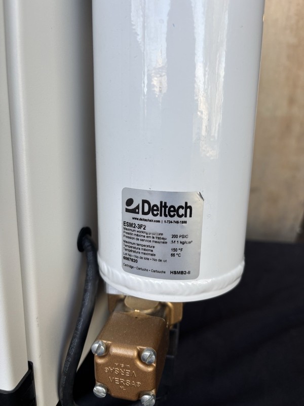 Jun-Air OF302-4M Oil-Free Air Compressor 4 Liter w/ Deltech Filter System gallery