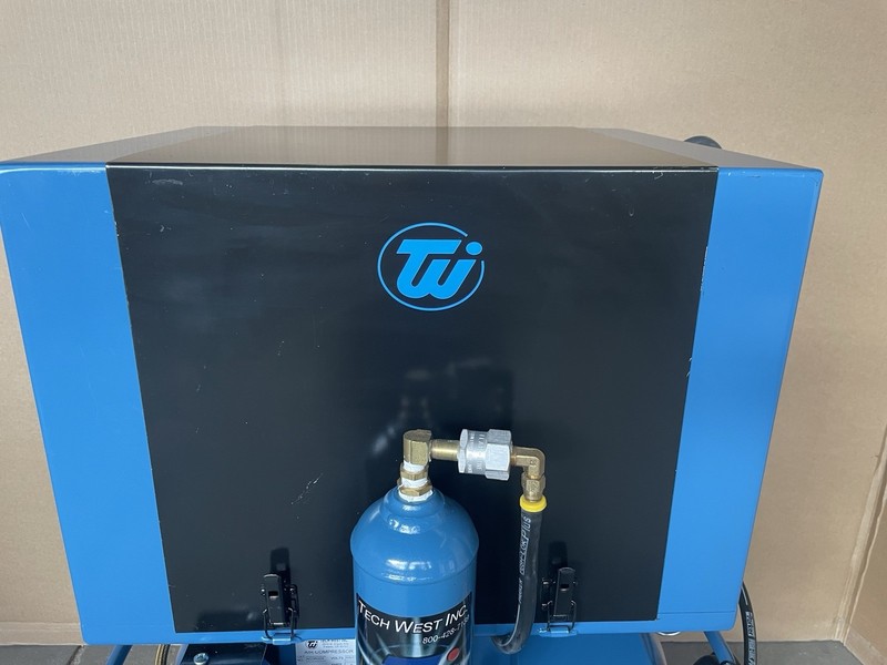 Tech West Ultra Clean ACOR2D2 Oil-Less Air Compressor & Sound Cover 2-3 Users gallery