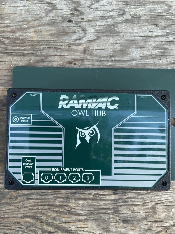 Owl Hub In Good Condition gallery