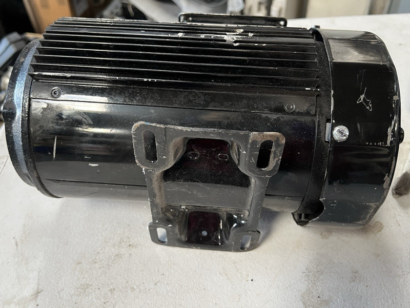 Air techniques dental air compressor motor 1511007419 , No Head / Tested , Works gallery