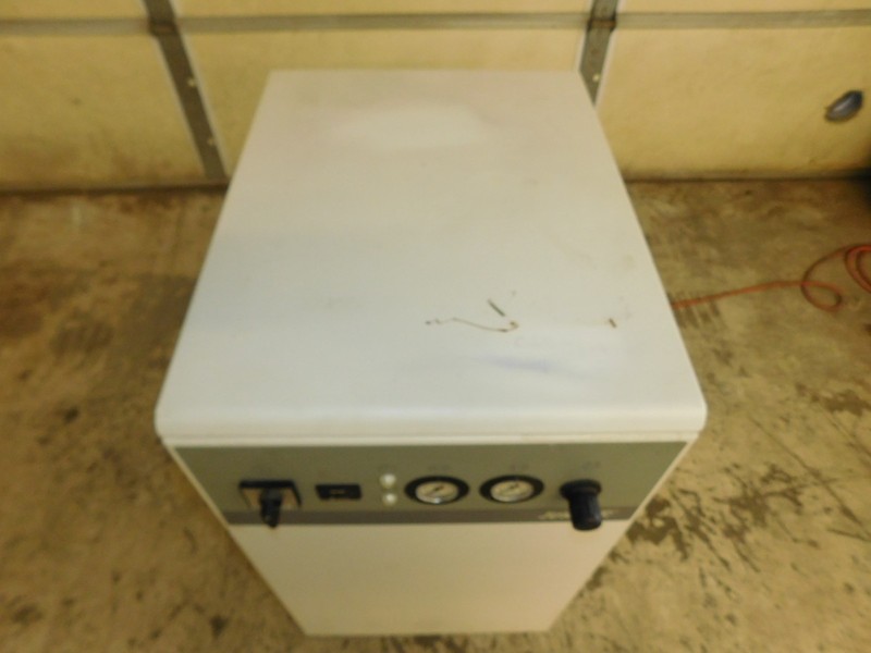 Jun-Air OF302-25MD2 Oil-less 25Liter 120 PSI Quiet Compressor (#4655) gallery